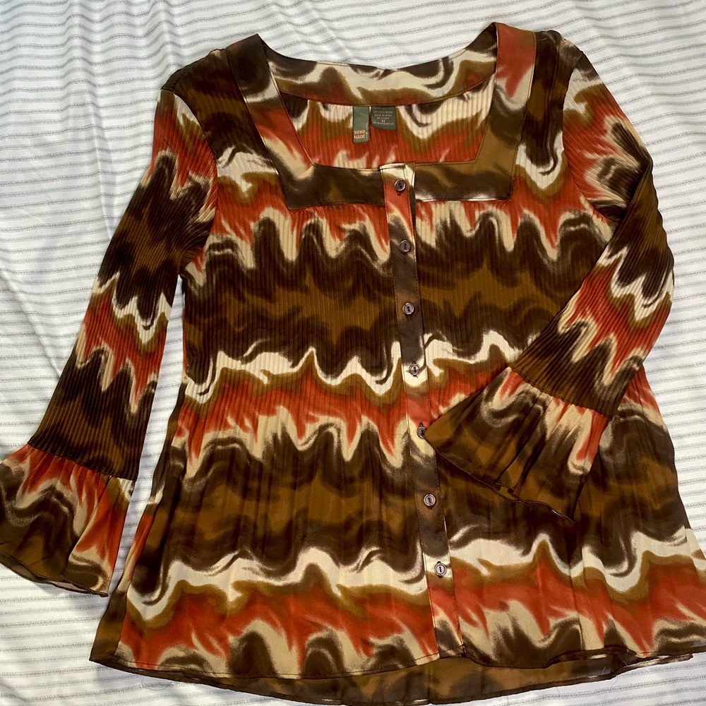 FLOWY LONG SLEEVE TOP